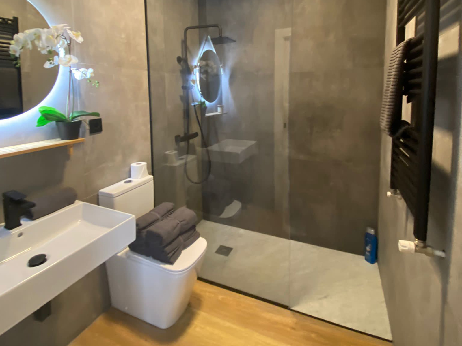 https://corneliasuites.com/wp-content/uploads/cornelia_suites_01-10.jpg