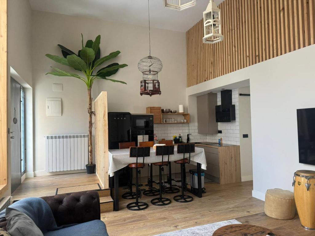 https://corneliasuites.com/wp-content/uploads/cornelia_suites_03-12.jpg